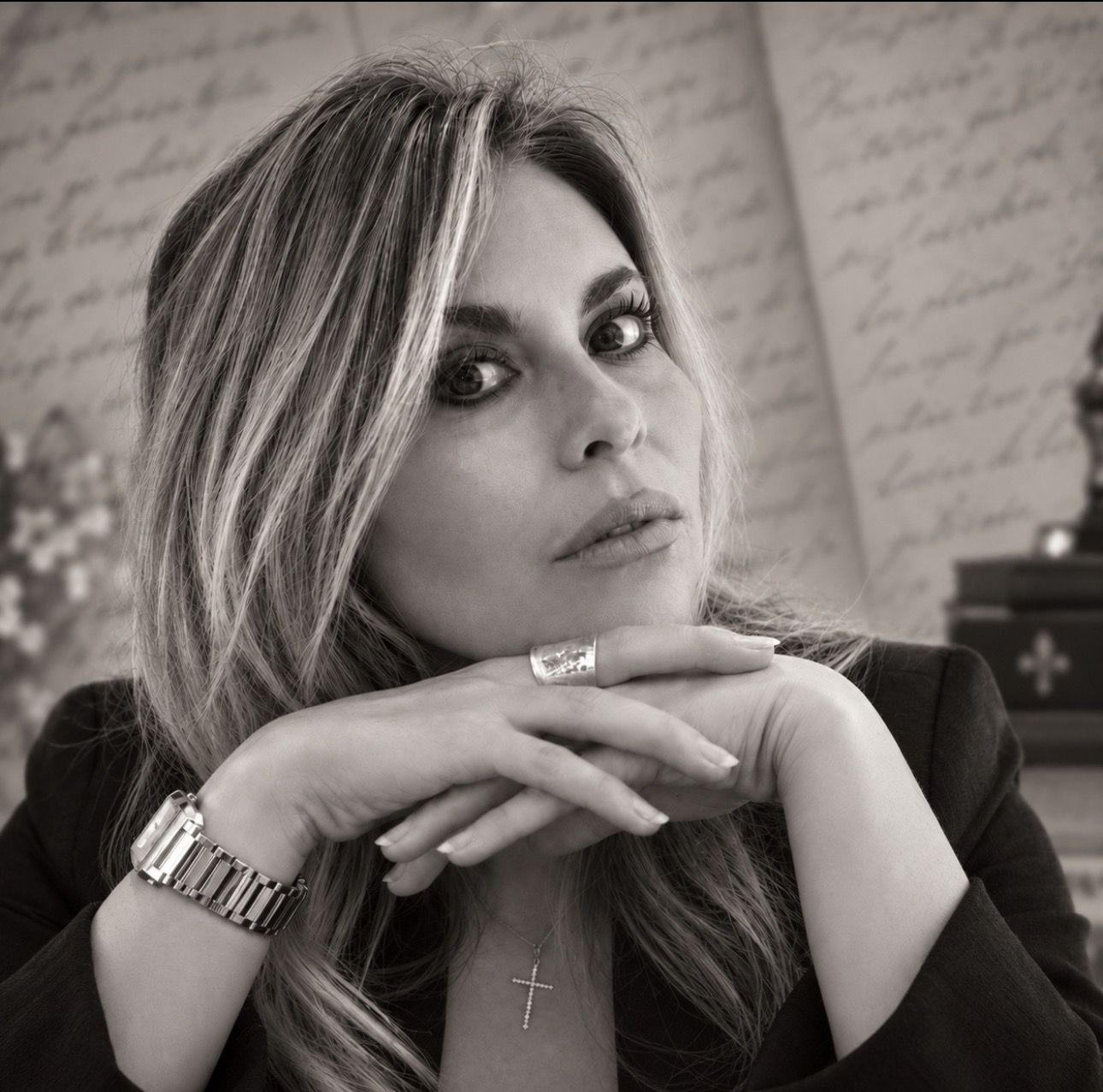 Carmen Ibáñez — Retrato oficial de la autora